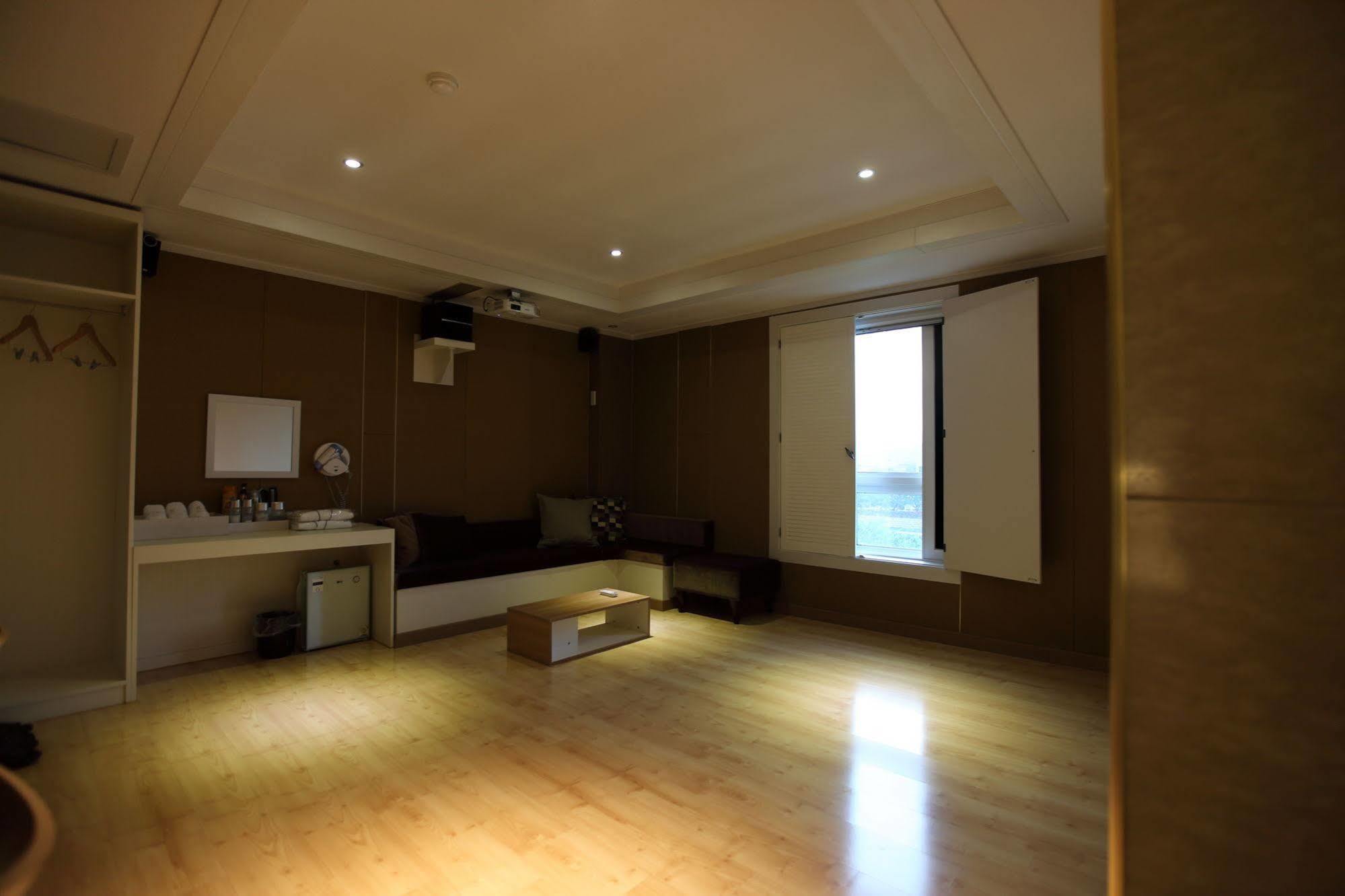 River Hotel Namwon Exterior foto