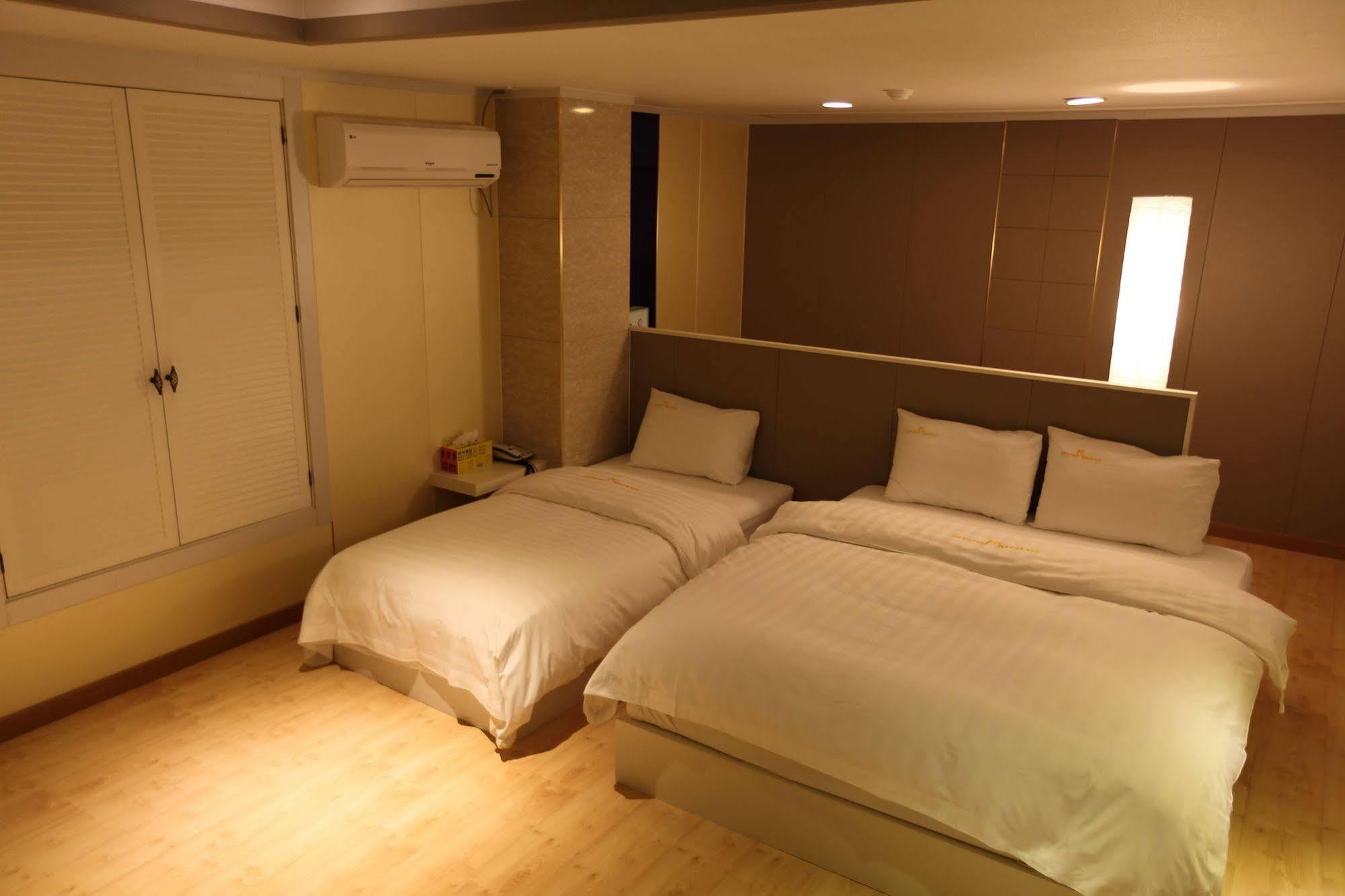 River Hotel Namwon Exterior foto