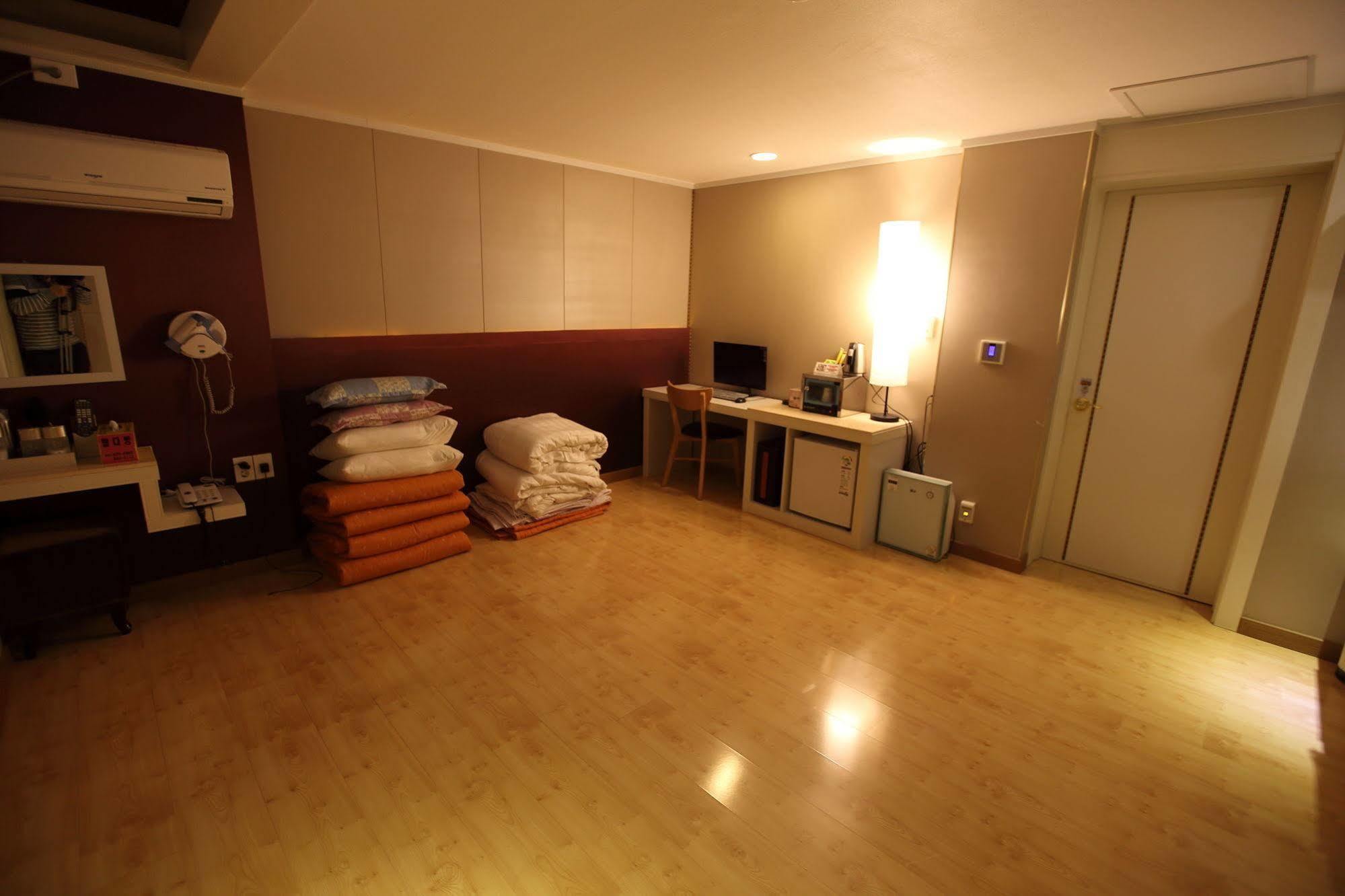 River Hotel Namwon Exterior foto